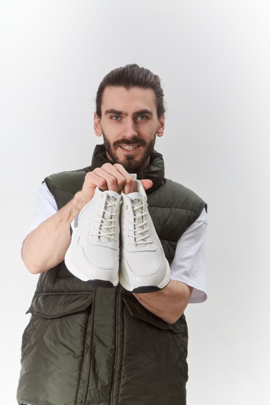 Лучший подарок своему мужчине - это кроссовки! ТОП-5 моделей на весну